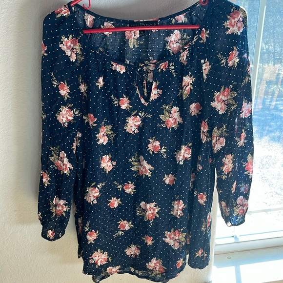 Tunic top - Picture 1 of 4